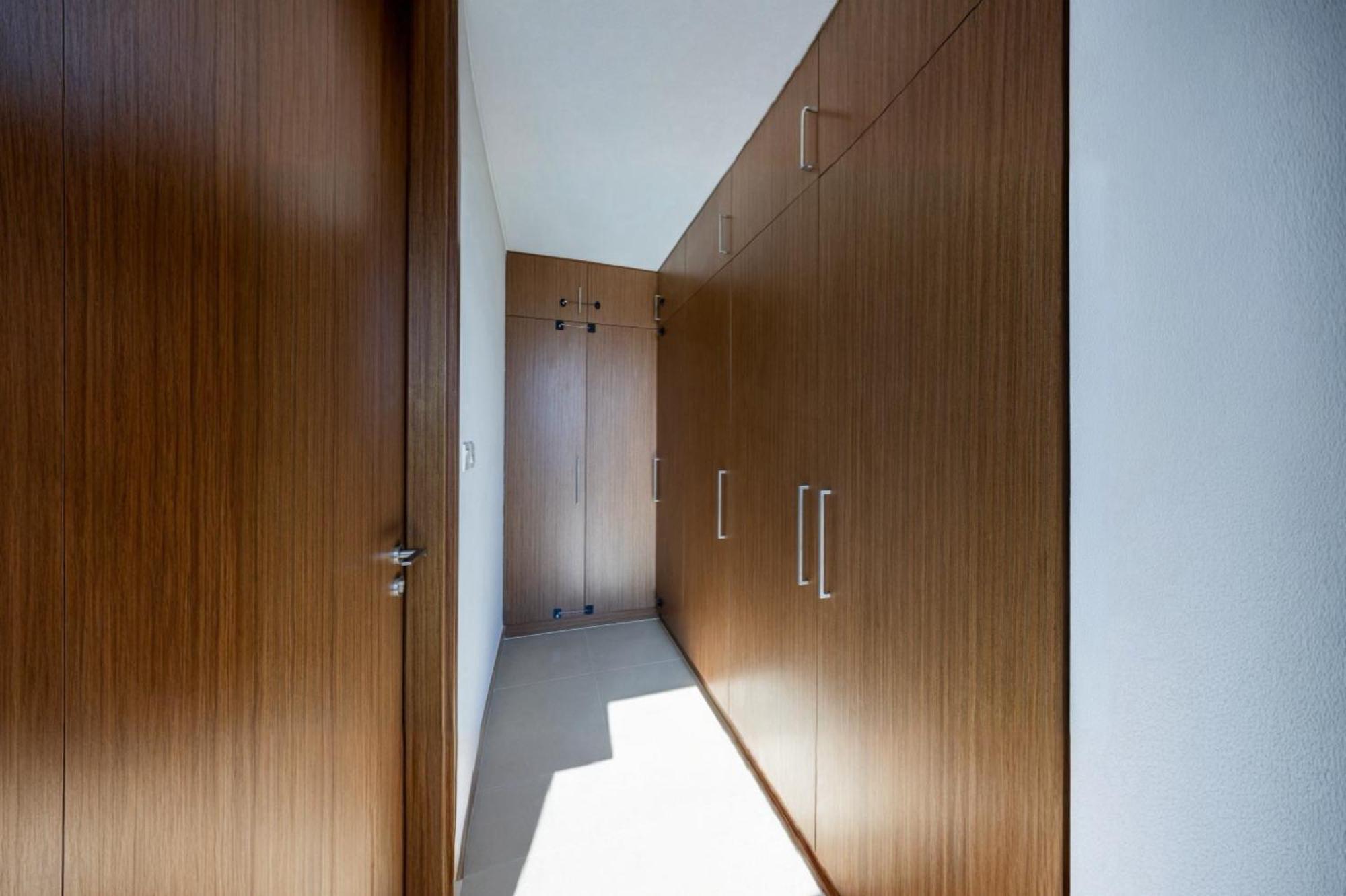 Elegantescapes - Large 2br W Marina And Sea View Apartment *